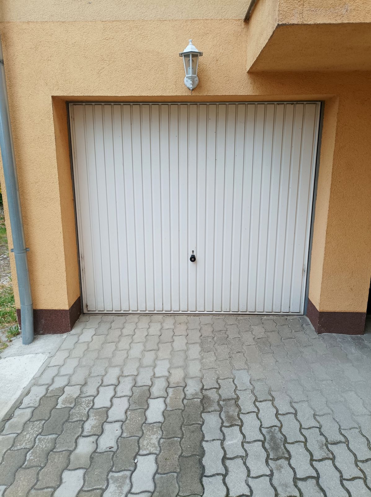 Eladó lakás Debrecen belvárosához közel, garázzsal együtt!