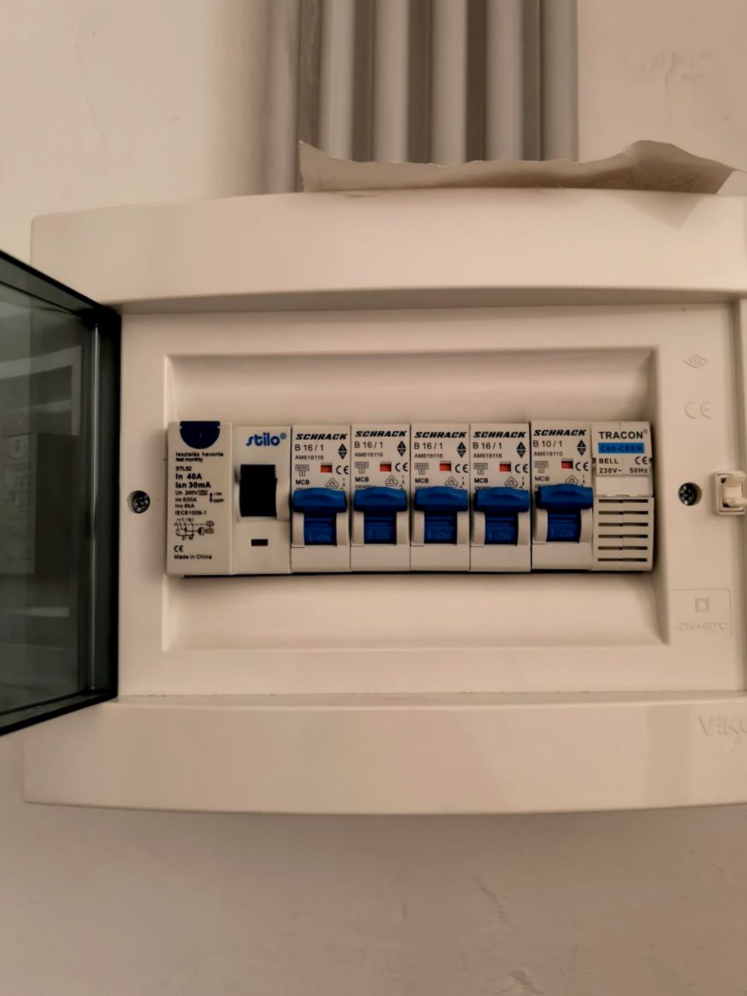 Debrecen Kassai úton 36 m²-es, 2 szobás, bútorozott lakás eladó!