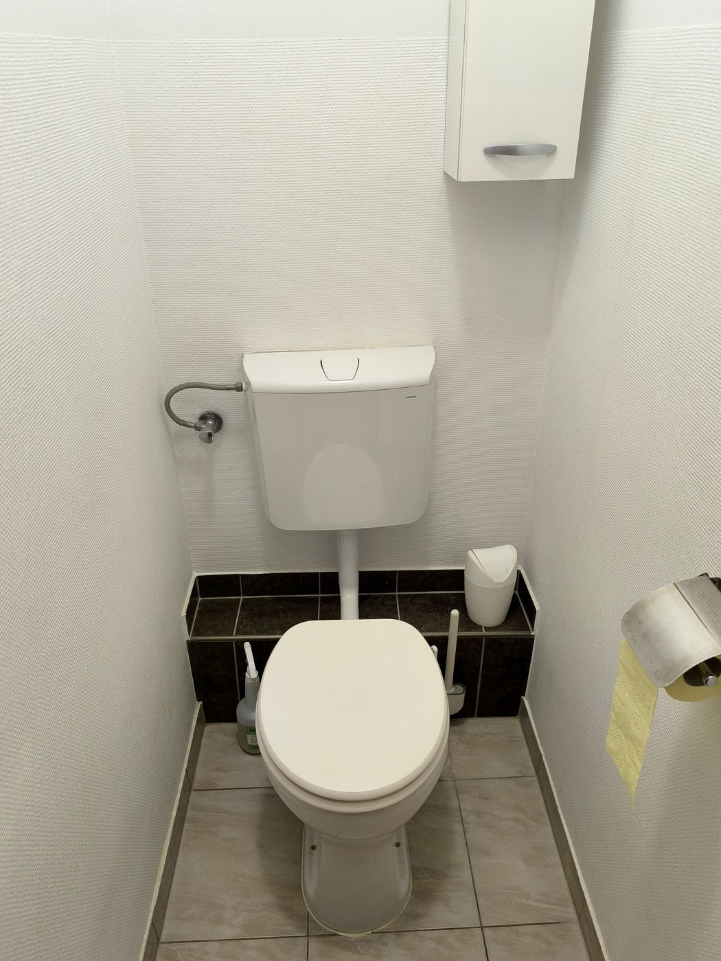Debrecen Kassai úton 36 m²-es, 2 szobás, bútorozott lakás eladó!