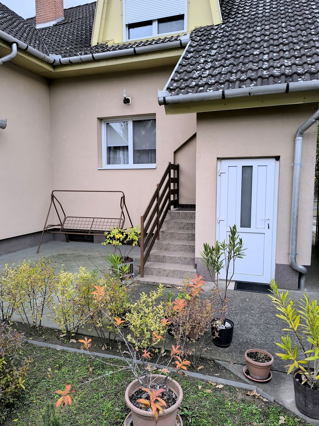 Debrecen – Homokkertben 105 m2 -es ikerház eladó!