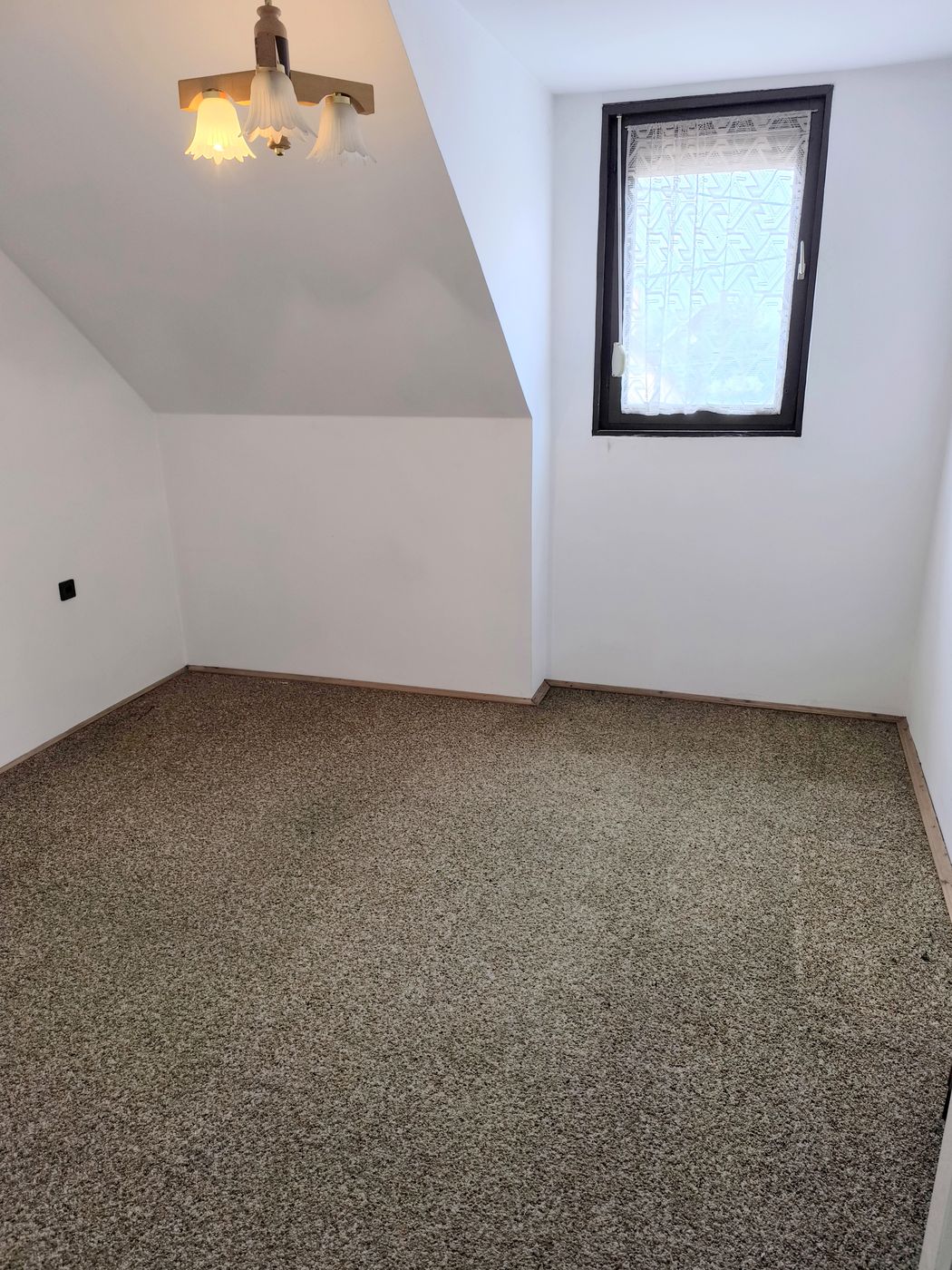 Debrecen, Csapókertben 2 szintes családi ház eladó!