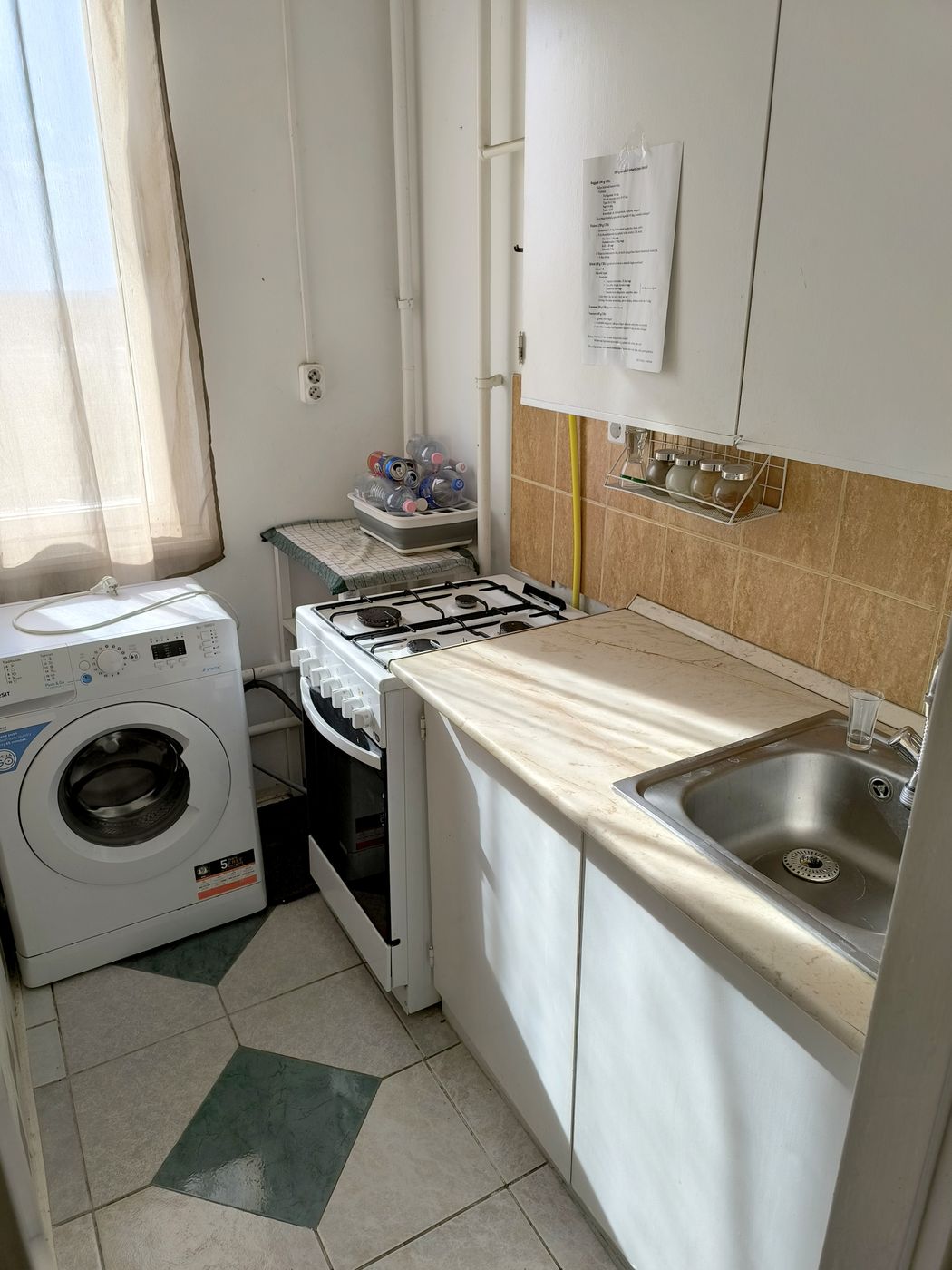Debrecen Vénkertben, a Domokos Lajos utcán, 35 m²-es lakás eladó!