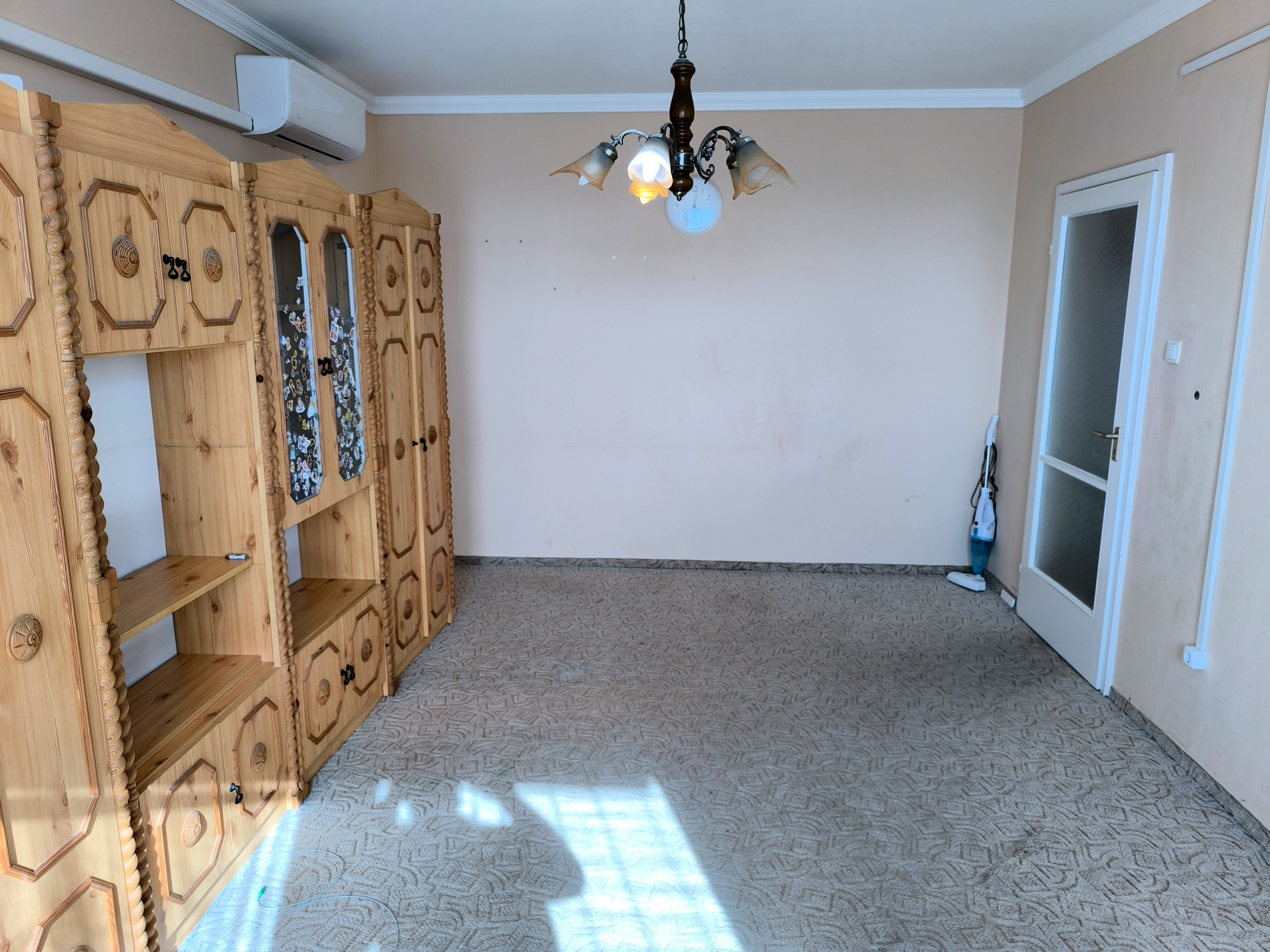 Debrecen Vénkertben, a Domokos Lajos utcán, 35 m²-es lakás eladó!